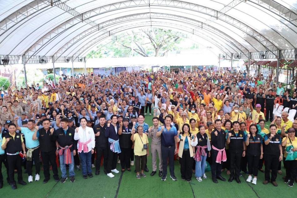 ร่วมต้อนรับ นายอัครา พรหมเผ่า  รัฐมนตรีช่วยว่าการกระทรวงเกษตรและสหกรณ์ พร้อมคณะ 